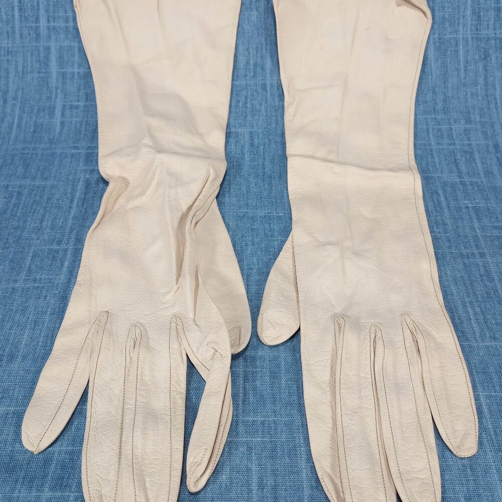 1940s Off White Long Kid Gloves by I Magnin